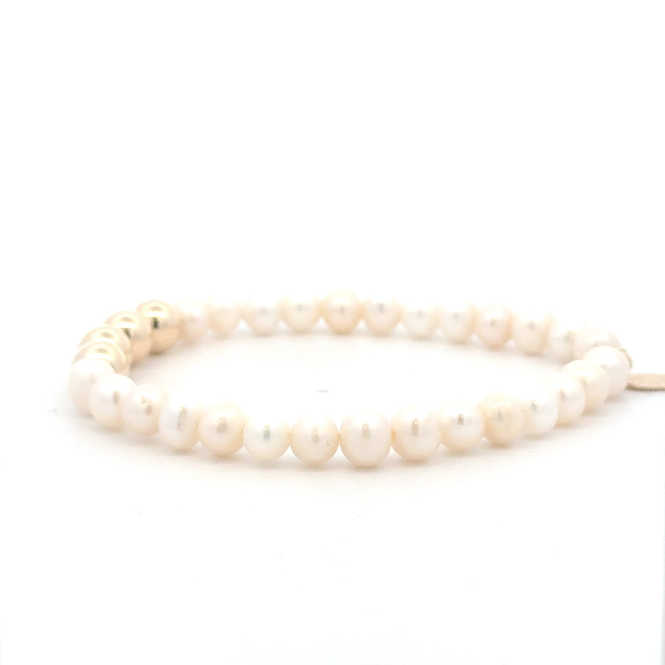 Pearl four 7mm gold coloured